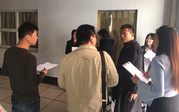 學校男生宿舍內(nèi)務評比活動