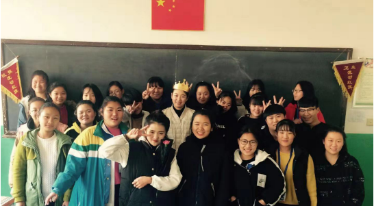 攜手共進(jìn)  共創(chuàng)輝煌 ——記面點(diǎn)444班慰問(wèn)致敬2019參賽隊(duì)員、指導(dǎo)教師及裁判員活動(dòng)